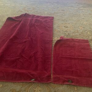 Ralph Lauren Green tag Burgundy Bath and Hand Towel Set $40